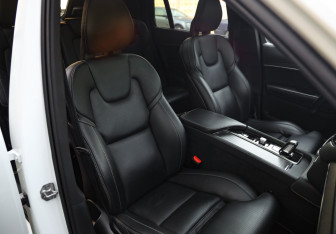 Подержанный автомобиль Volvo XC90 2019 года (30 фото)