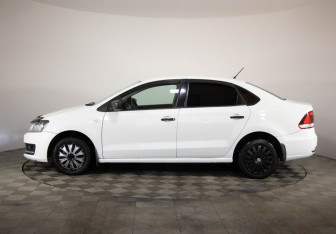 Подержанный автомобиль Volkswagen Polo Sedan 2014 года (8 фото)