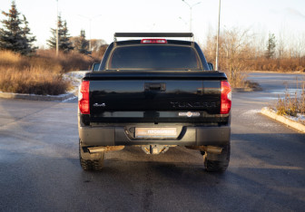 Подержанный автомобиль Toyota Tundra 2013 года (8 фото)