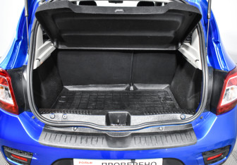 Подержанный автомобиль Renault Sandero 2019 года (18 фото)