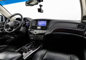 Подержанный автомобиль Infiniti M Sedan 2012 года (10 фото)