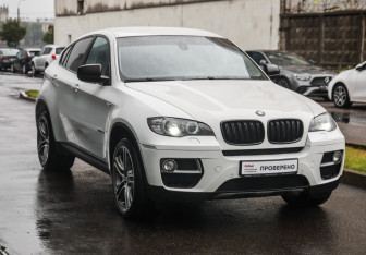 Подержанный автомобиль BMW X6 2013 года (5 фото)