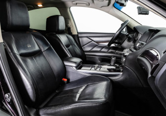 Подержанный автомобиль Infiniti M Sedan 2012 года (25 фото)