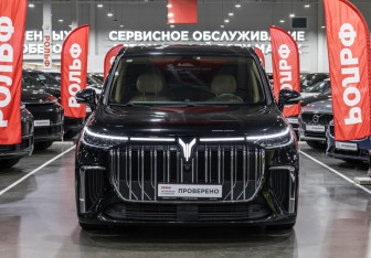 Подержанный автомобиль Voyah Dream 2023 года (3 фото)