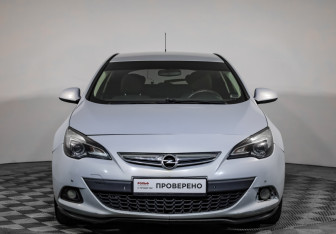 Подержанный автомобиль Opel Astra Hatchback 2012 года (2 фото)