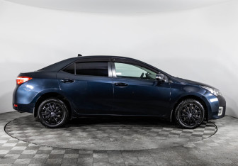Подержанный автомобиль Toyota Corolla Sedan 2014 года (4 фото)