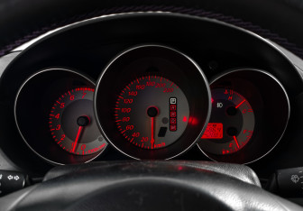 Подержанный автомобиль Mazda 3 Sedan 2006 года (17 фото)