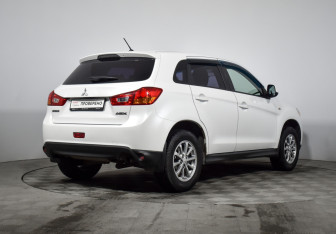 Подержанный автомобиль Mitsubishi ASX 2013 года (5 фото)