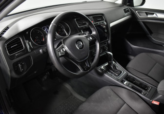 Подержанный автомобиль Volkswagen Golf Wagon 2017 года (9 фото)