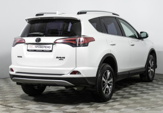 Подержанный автомобиль Toyota RAV4 2019 года (5 фото)