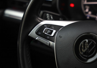 Подержанный автомобиль Volkswagen Touareg 2019 года (15 фото)