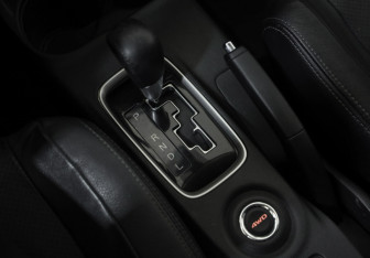 Подержанный автомобиль Mitsubishi Outlander 2015 года (16 фото)
