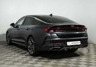 Подержанный автомобиль Kia K5 2020 года (7 фото)