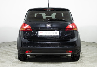 Подержанный автомобиль Kia Venga 2012 года (6 фото)