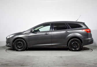 Подержанный автомобиль Ford Focus Wagon 2016 года (8 фото)