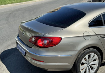 Подержанный автомобиль Volkswagen Passat CC 2011 года (8 фото)