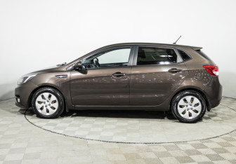 Подержанный автомобиль Kia Rio Hatchback 2015 года (8 фото)