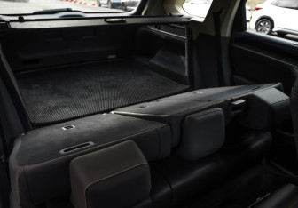 Подержанный автомобиль Volkswagen Touareg 2019 года (33 фото)