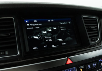 Подержанный автомобиль Genesis G80 2019 года (21 фото)