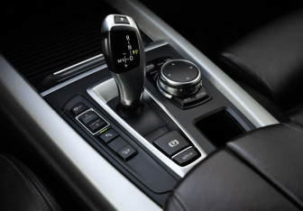 Подержанный автомобиль BMW X5 2016 года (19 фото)