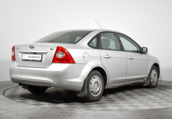 Подержанный автомобиль Ford Focus Sedan 2009 года (5 фото)
