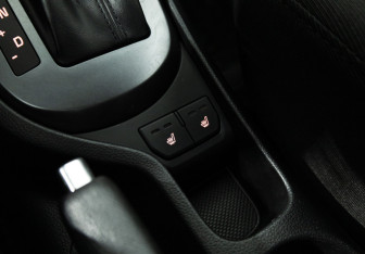 Подержанный автомобиль Kia Rio Hatchback 2015 года (17 фото)