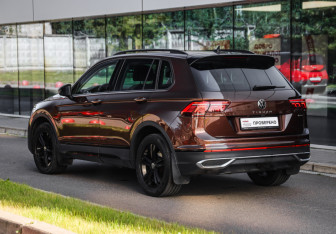 Подержанный автомобиль Volkswagen Tiguan 2021 года (8 фото)