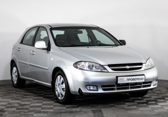Подержанный автомобиль Chevrolet Lacetti Hatchback 2011 года (3 фото)