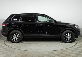 Подержанный автомобиль Volkswagen Touareg 2015 года (4 фото)