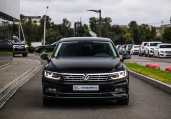 Подержанный автомобиль Volkswagen Passat Sedan 2017 года (4 фото)