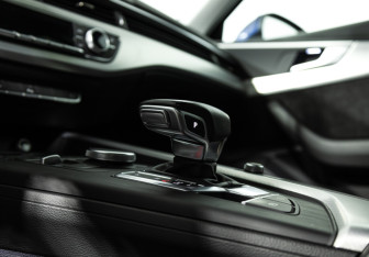 Подержанный автомобиль Audi A4 Sedan 2015 года (16 фото)
