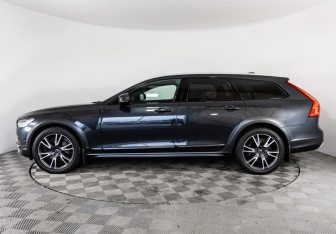 Подержанный автомобиль Volvo V90 Cross Country 2019 года (8 фото)