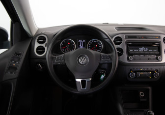 Подержанный автомобиль Volkswagen Tiguan 2015 года (10 фото)