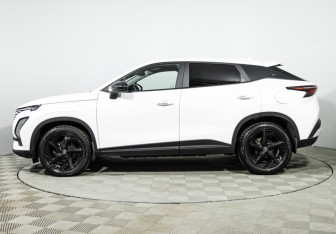 Подержанный автомобиль Omoda C5 2023 года (8 фото)