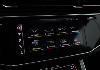 Подержанный автомобиль Audi Q8 2019 года (14 фото)