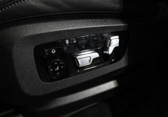 Подержанный автомобиль BMW X5 2021 года (15 фото)