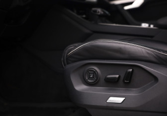 Подержанный автомобиль Volkswagen Touareg 2019 года (28 фото)