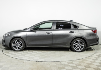 Подержанный автомобиль Kia Cerato Sedan 2019 года (8 фото)
