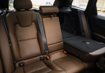 Подержанный автомобиль Volvo XC60 2021 года (35 фото)