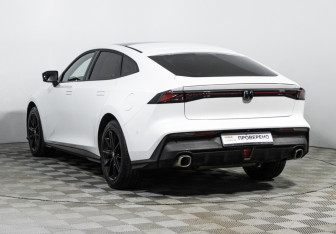 Подержанный автомобиль Changan UNI-V 2023 года (7 фото)