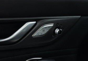 Подержанный автомобиль Changan CS95 2024 года (20 фото)