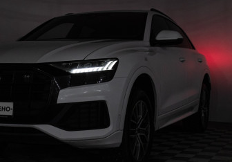 Подержанный автомобиль Audi Q8 2019 года (28 фото)