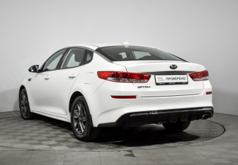 Подержанный автомобиль Kia Optima Sedan 2019 года (7 фото)