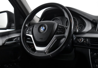 Подержанный автомобиль BMW X5 2015 года (15 фото)