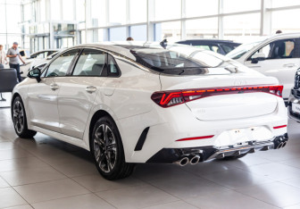 Новый Kia K5 2024 (9 фото)