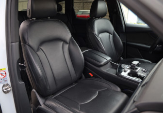 Подержанный автомобиль Audi Q7 2018 года (28 фото)