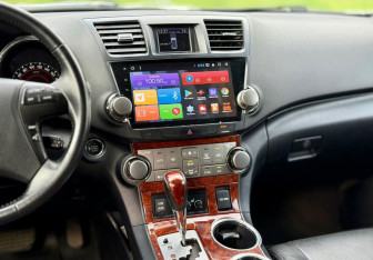 Подержанный автомобиль Toyota Highlander 2010 года (12 фото)