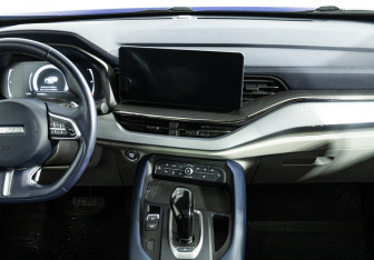 Подержанный автомобиль Haval F7 2022 года (14 фото)