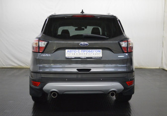 Подержанный автомобиль Ford Kuga 2017 года (6 фото)