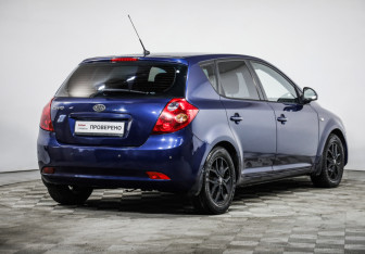 Подержанный автомобиль Kia Ceed Hatchback 2009 года (5 фото)